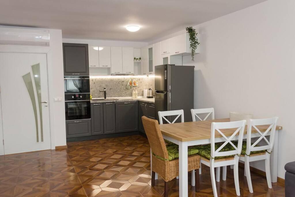 Perfect Summer Vacation Rental - One-Bedroom Flat By Flat Mаnager Topola Extérieur photo